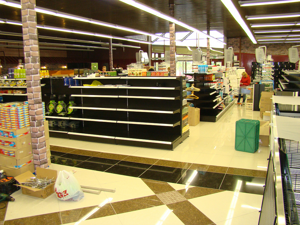 Супермаркет "Радуга-Гурман" в Солигорске на ул. Октябрьской, 27а